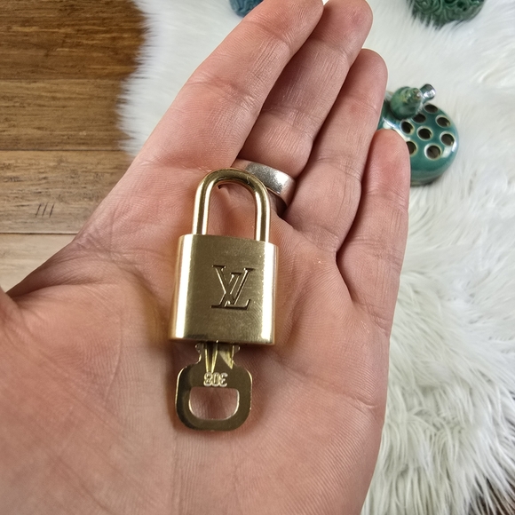 Authentic LV Lock & Key #308 - Picture 12 of 16